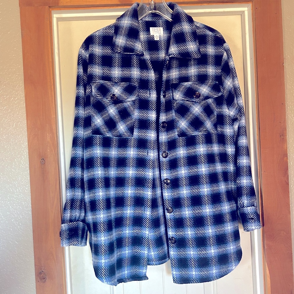 Shacket - Picture 2 of 10